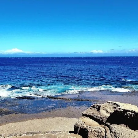 Junto Al Mar 1 * La Mareta