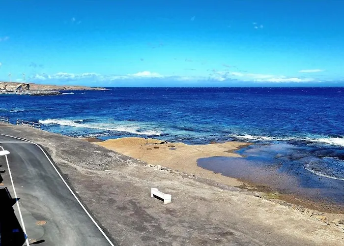 Junto Al Mar 1 * La Mareta